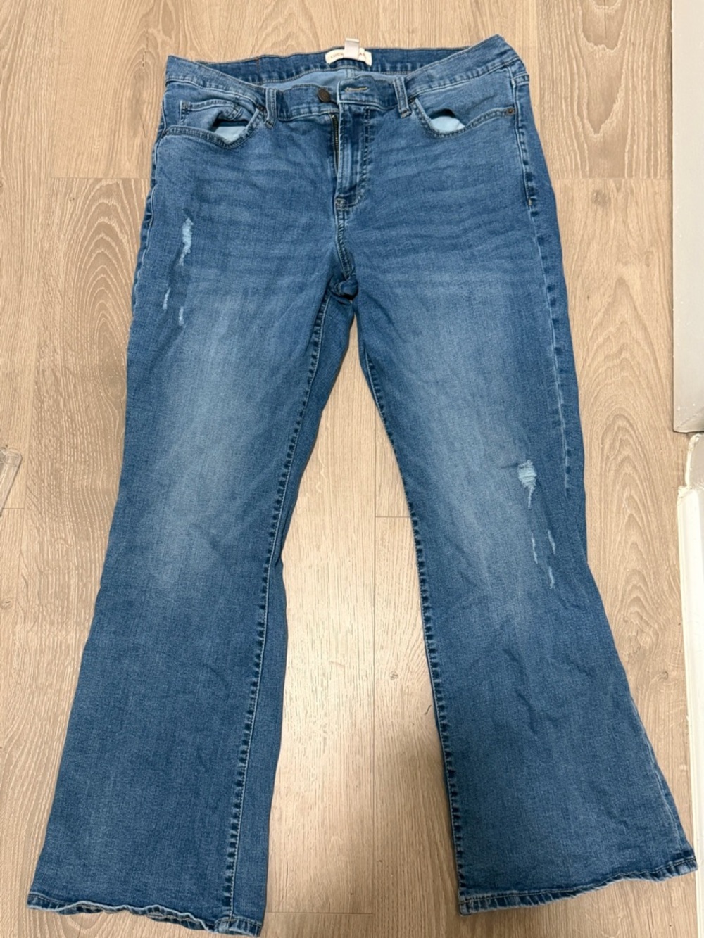 Women’s Lucky Brand Blue Flare Jeans - Casual Distressed Stretch